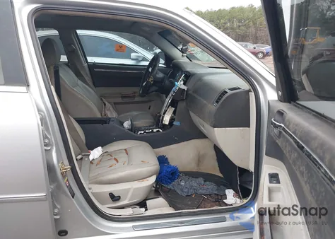 2006 Chrysler 300C z USA, uszkodzony, nr VIN 2C3LA63H76H101284